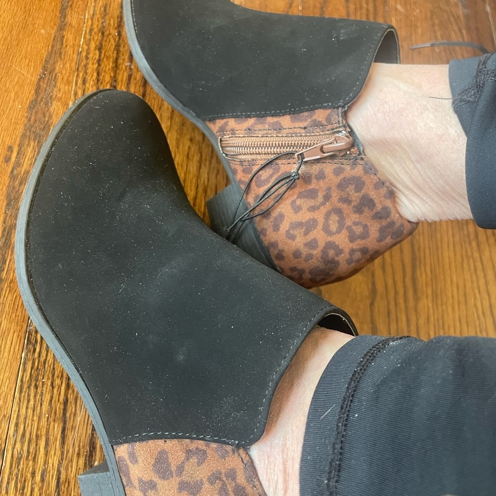 Me Too animal print low Bootie